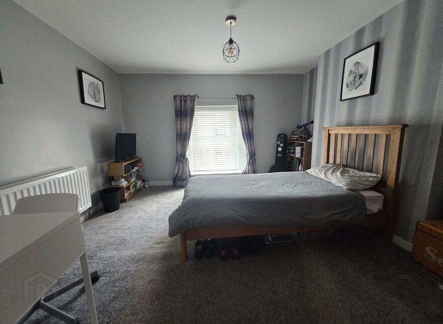 5 BEDROOM HOUSE, 8 Main Street, Dromore, BT78 3AA