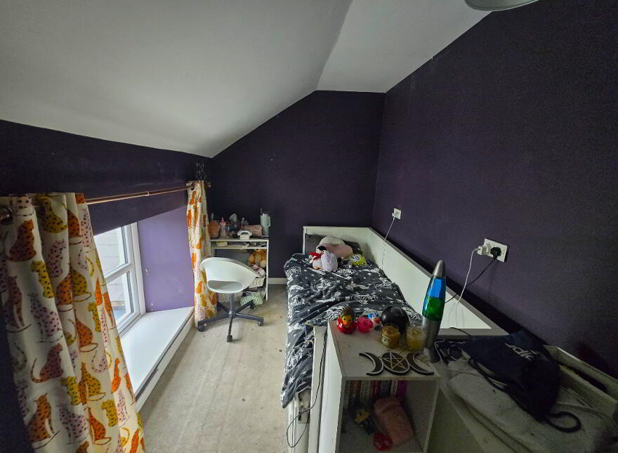 5 BEDROOM HOUSE, 8 Main Street, Dromore, BT78 3AA