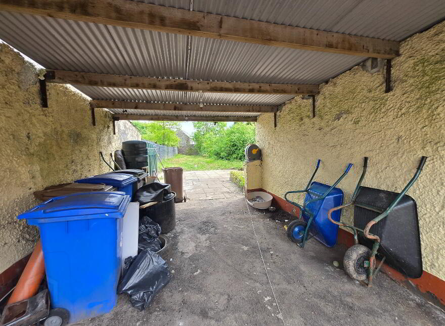 5 BEDROOM HOUSE, 8 Main Street, Dromore, BT78 3AA