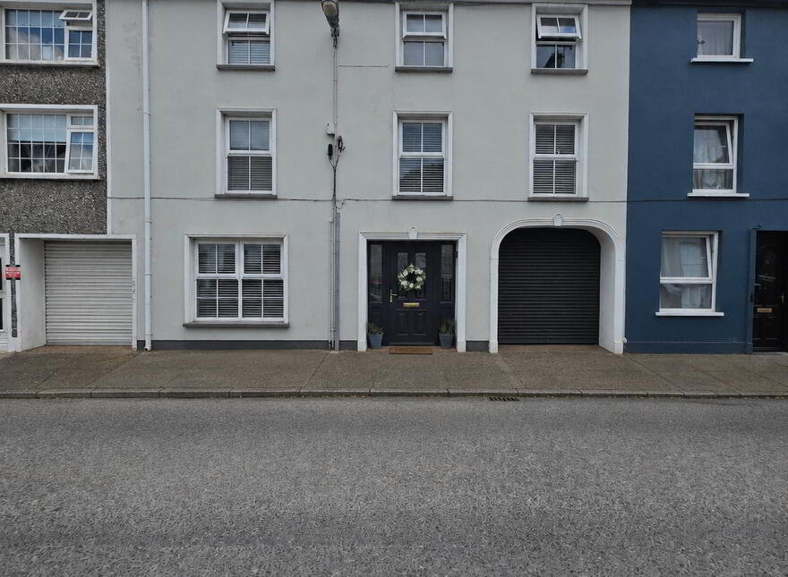 5 BEDROOM HOUSE, 8 Main Street, Dromore, BT78 3AA