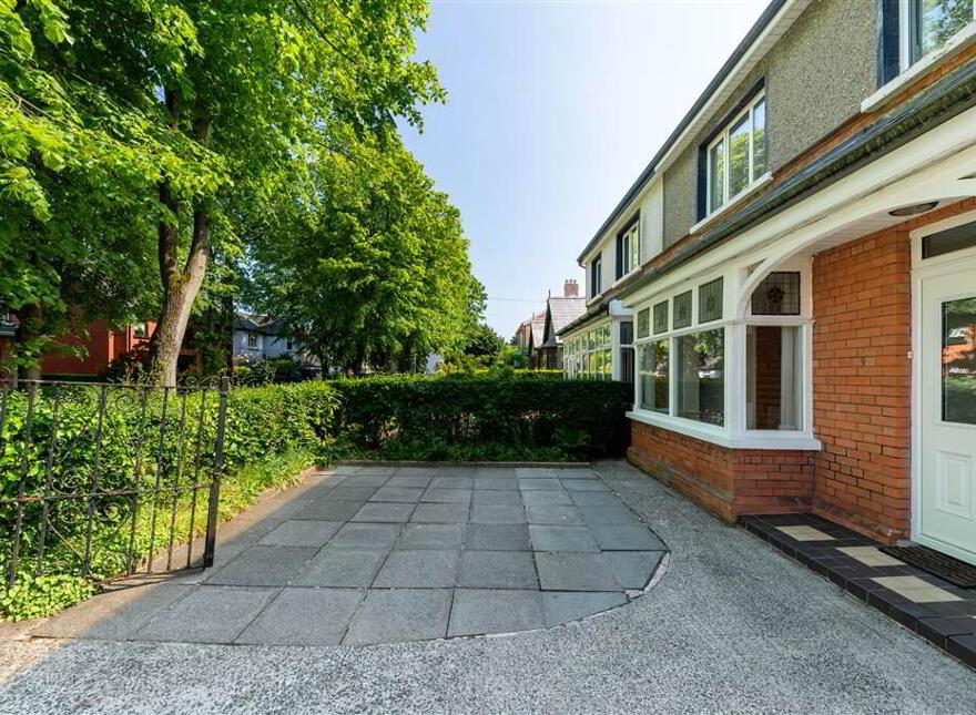 9 Finaghy Park South, Belfast, BT10 0HR