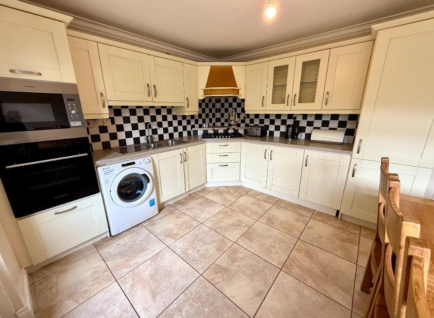 9 Strangford Park, Foylesprings, Derry, BT48 0JW