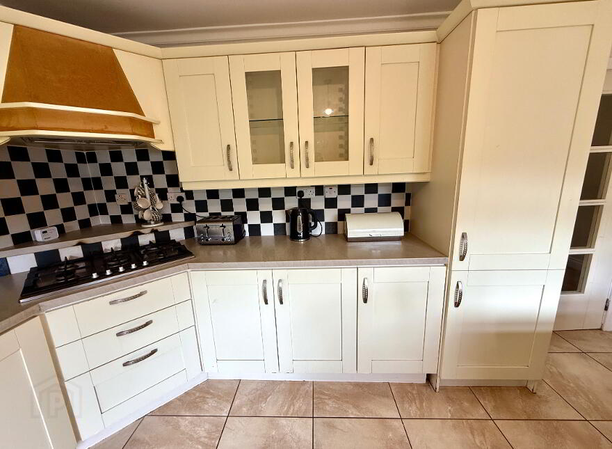 9 Strangford Park, Foylesprings, Derry, BT48 0JW