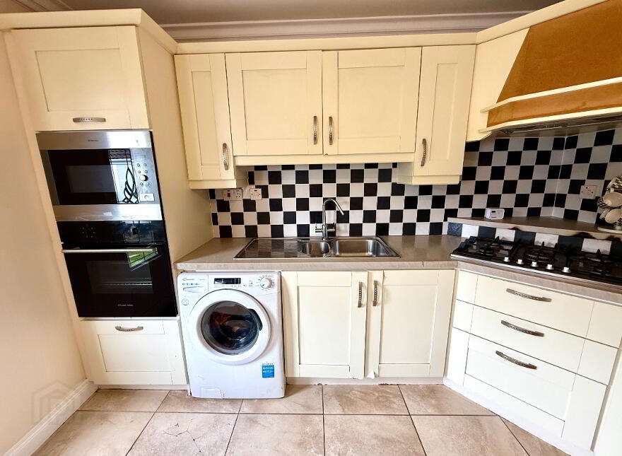 9 Strangford Park, Foylesprings, Derry, BT48 0JW