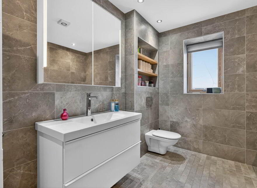 39 Cranmore Gardens, Malone, Belfast, BT9 6JL