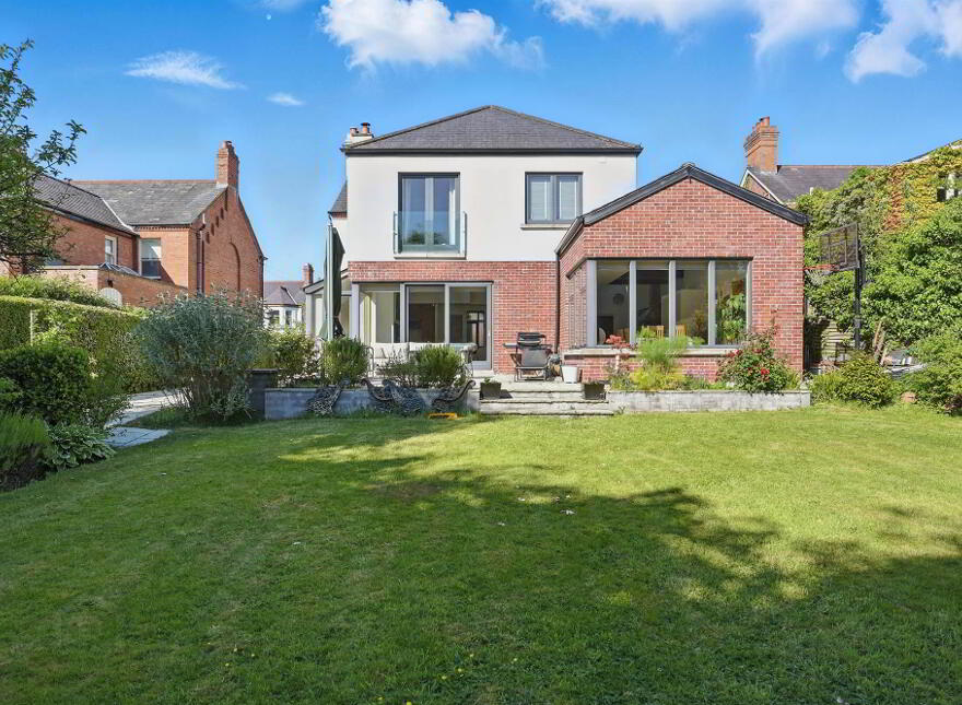 39 Cranmore Gardens, Malone, Belfast, BT9 6JL