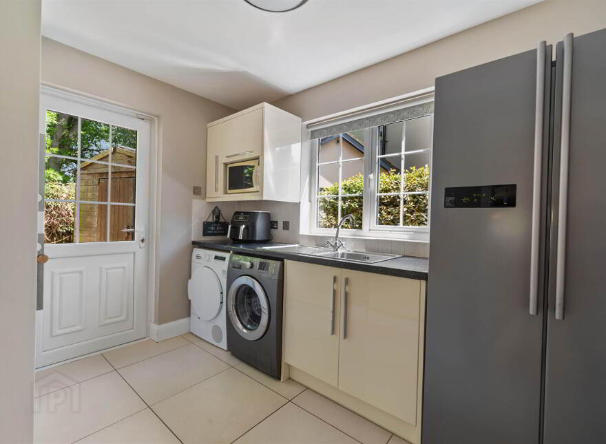 5 Campbell Chase, Ballyhackamore, Belfast, BT4 3PE