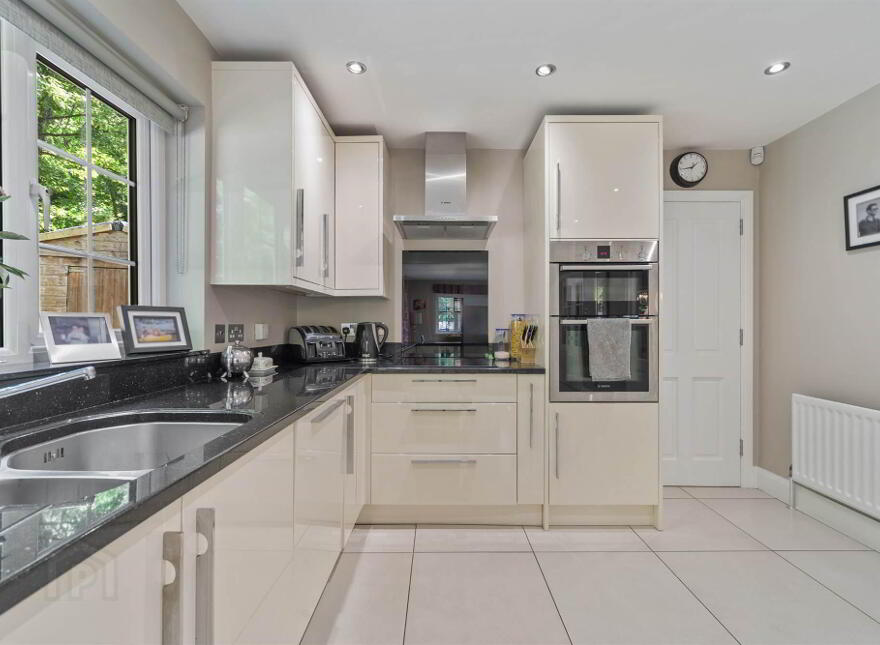 5 Campbell Chase, Ballyhackamore, Belfast, BT4 3PE