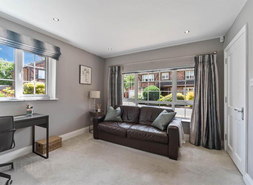 5 Campbell Chase, Ballyhackamore, Belfast, BT4 3PE