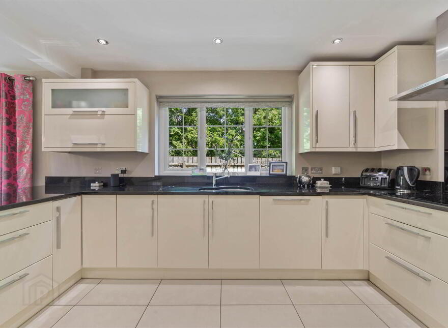 5 Campbell Chase, Ballyhackamore, Belfast, BT4 3PE