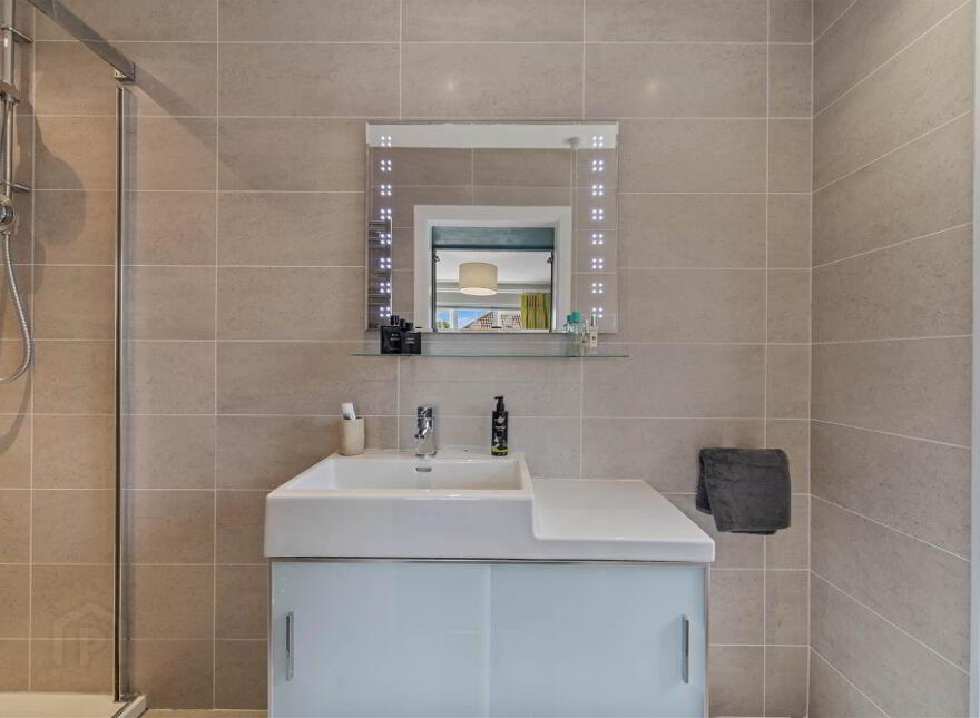 5 Campbell Chase, Ballyhackamore, Belfast, BT4 3PE