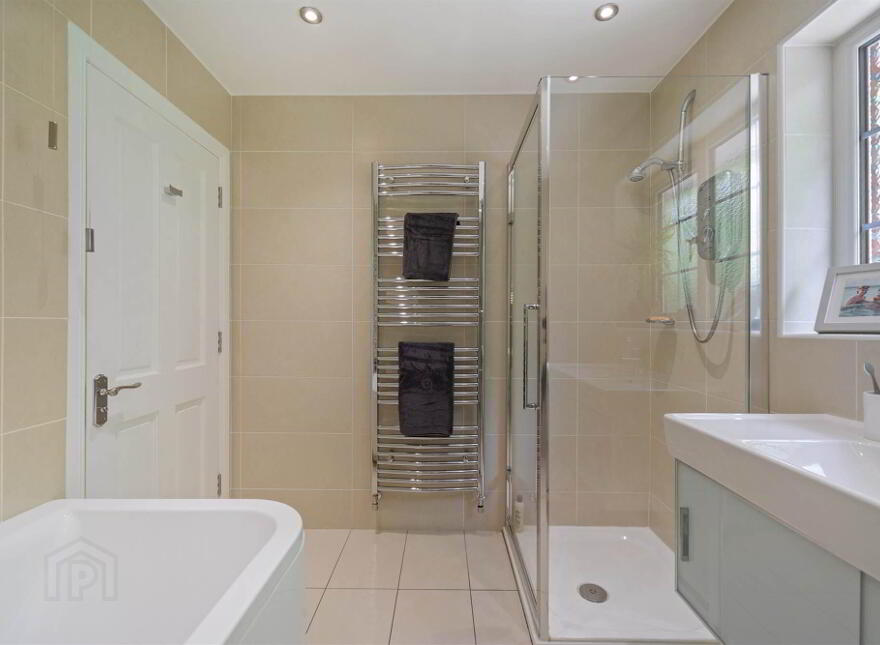 5 Campbell Chase, Ballyhackamore, Belfast, BT4 3PE
