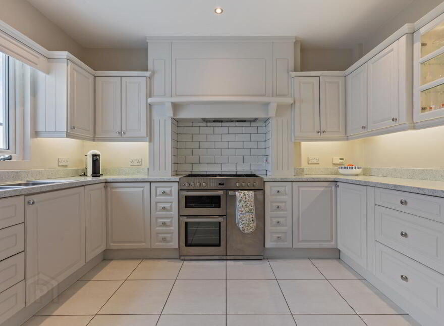 15 Ballymenoch Park, Holywood, BT18 0LP