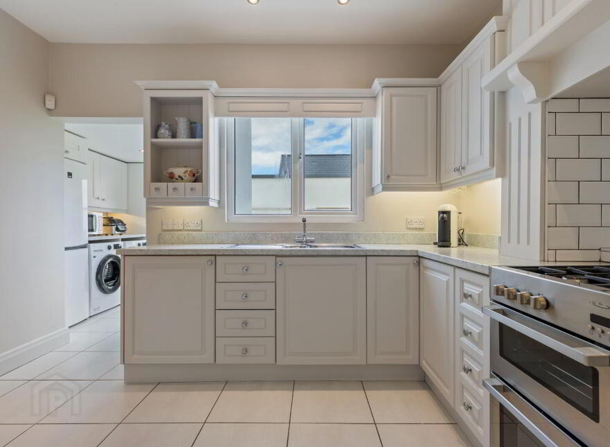 15 Ballymenoch Park, Holywood, BT18 0LP