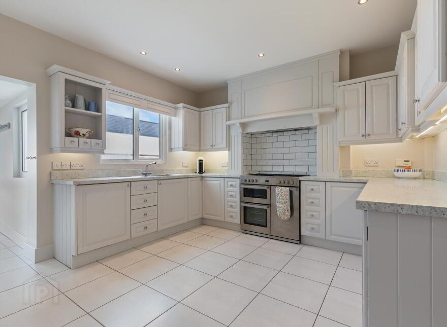 15 Ballymenoch Park, Holywood, BT18 0LP