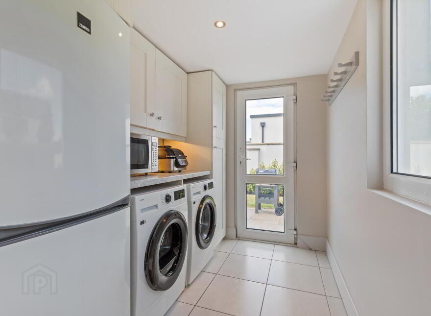 15 Ballymenoch Park, Holywood, BT18 0LP
