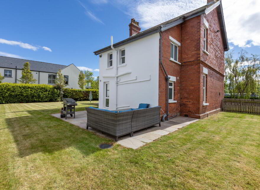 15 Ballymenoch Park, Holywood, BT18 0LP