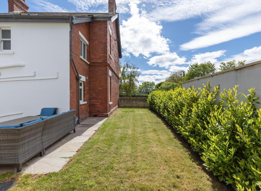 15 Ballymenoch Park, Holywood, BT18 0LP