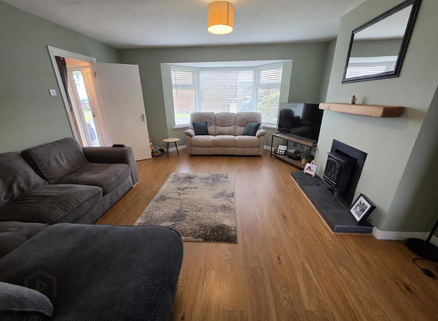 18 Hillview Court, Carrickfergus, BT38 8YU