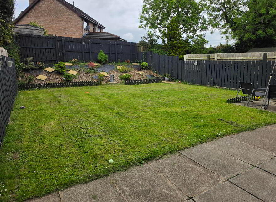 18 Hillview Court, Carrickfergus, BT38 8YU