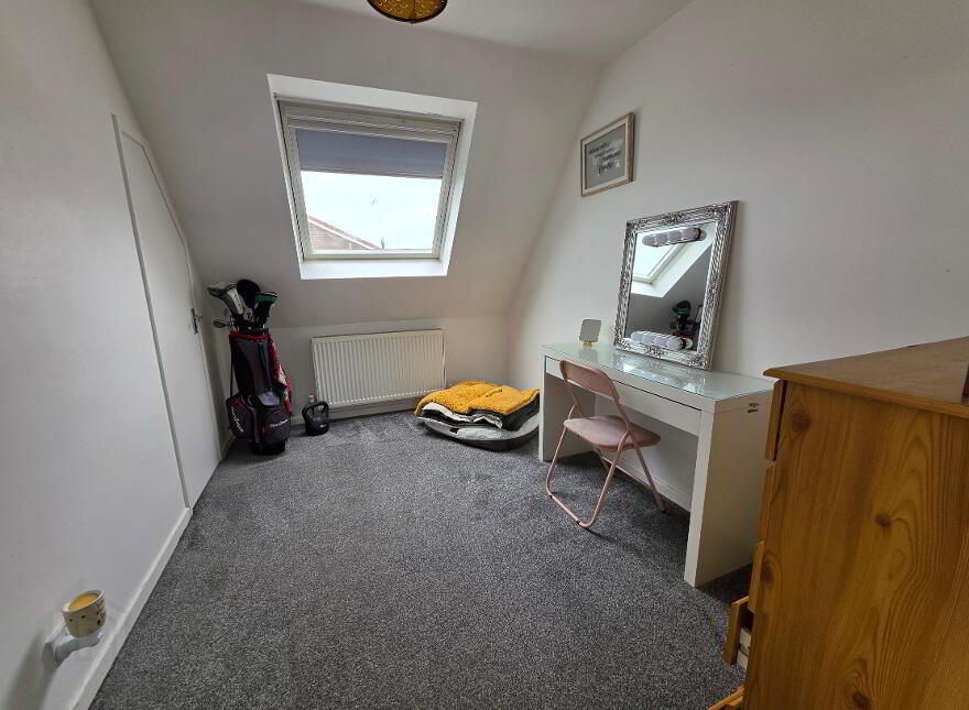 18 Hillview Court, Carrickfergus, BT38 8YU