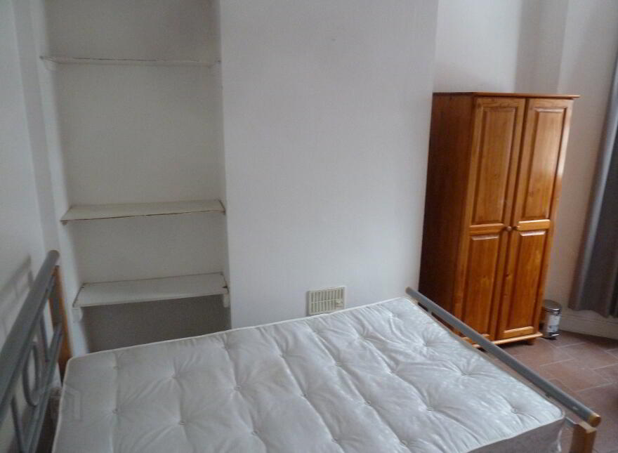 173 Dunluce Ave, Lisburn Road, Belfast, BT9 7AX