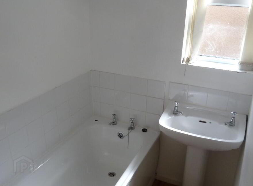 173 Dunluce Ave, Lisburn Road, Belfast, BT9 7AX