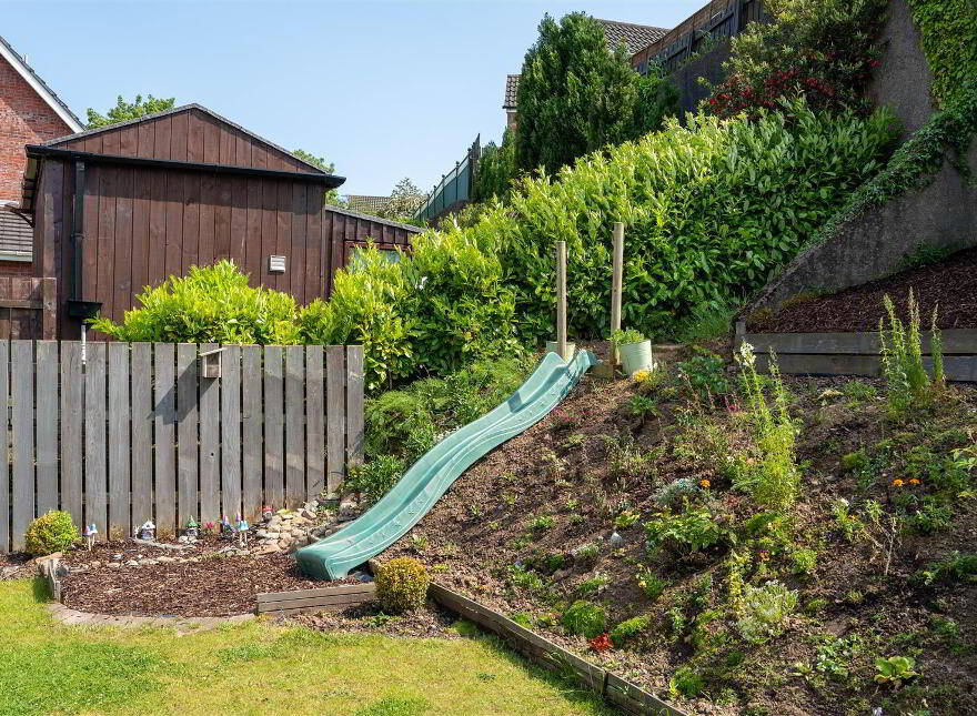 27 Castlehill, Comber, BT23 5XA