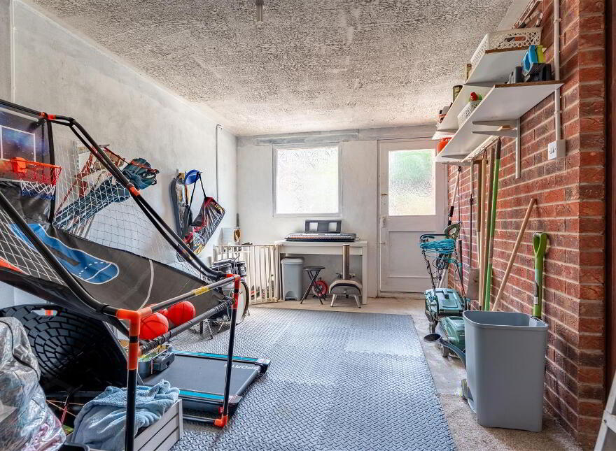 27 Castlehill, Comber, BT23 5XA