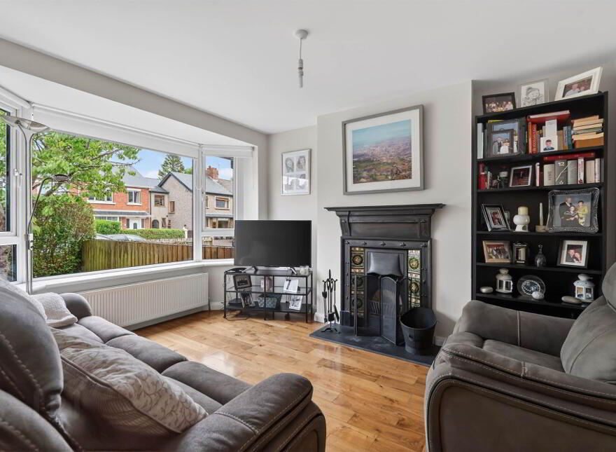 63 Priory Park, Belfast, BT10 0AG