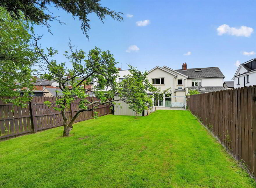 63 Priory Park, Belfast, BT10 0AG
