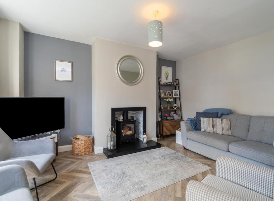 33 Strathearn Lane, Belfast, BT4 2BT