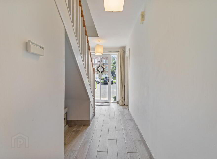 33 Strathearn Lane, Belfast, BT4 2BT