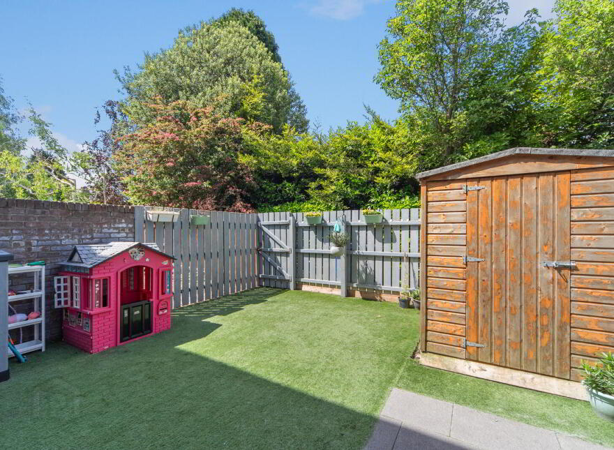 33 Strathearn Lane, Belfast, BT4 2BT