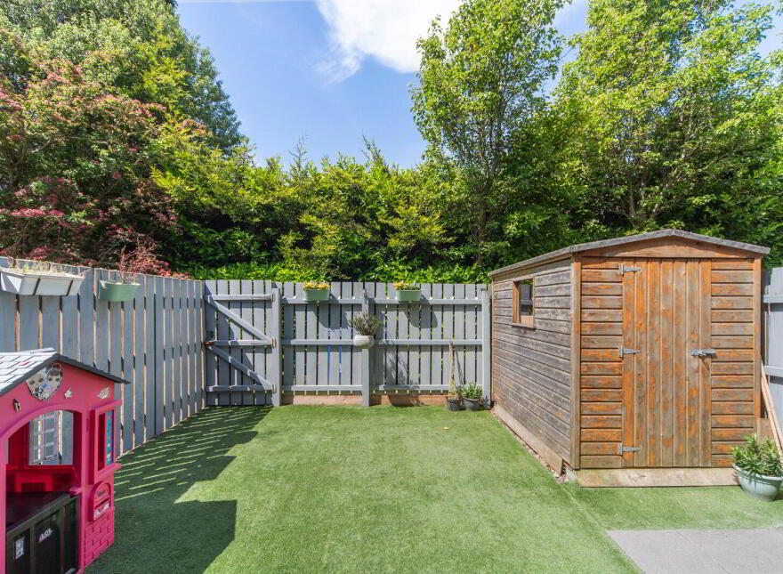 33 Strathearn Lane, Belfast, BT4 2BT