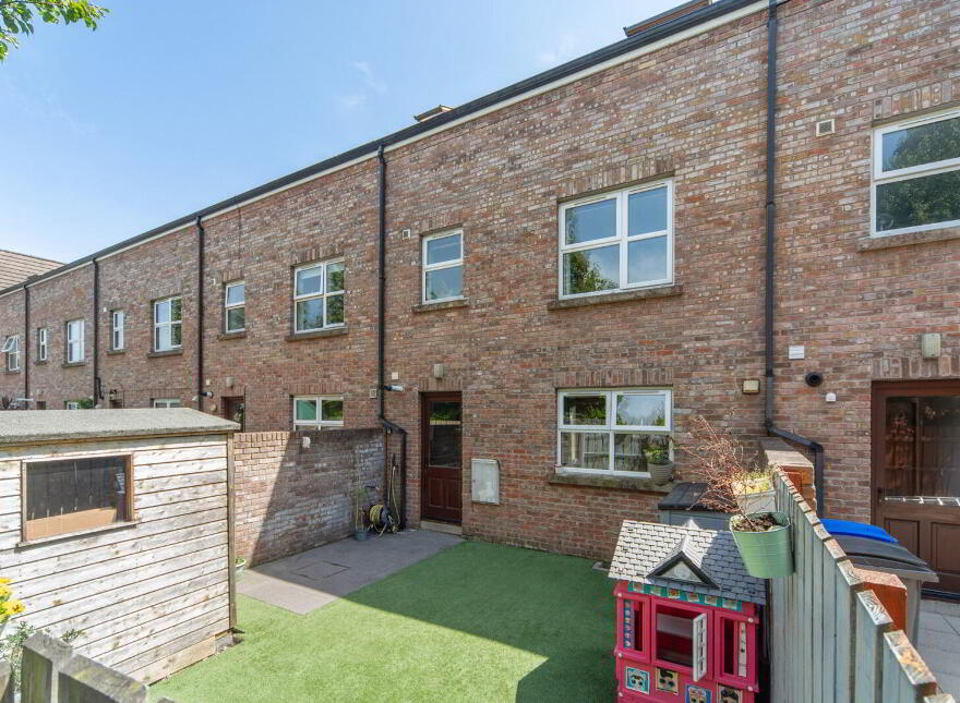 33 Strathearn Lane, Belfast, BT4 2BT