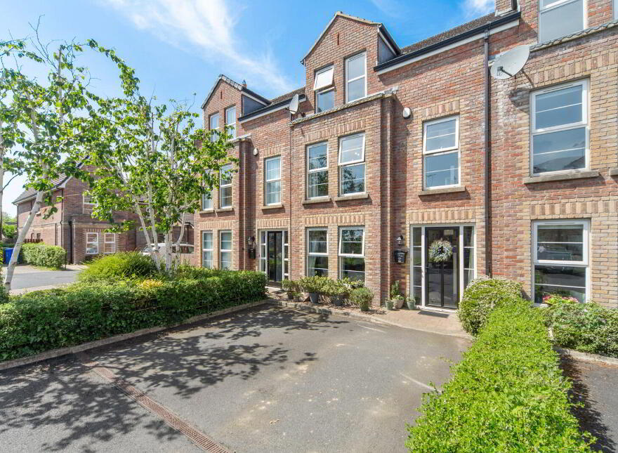 33 Strathearn Lane, Belfast, BT4 2BT
