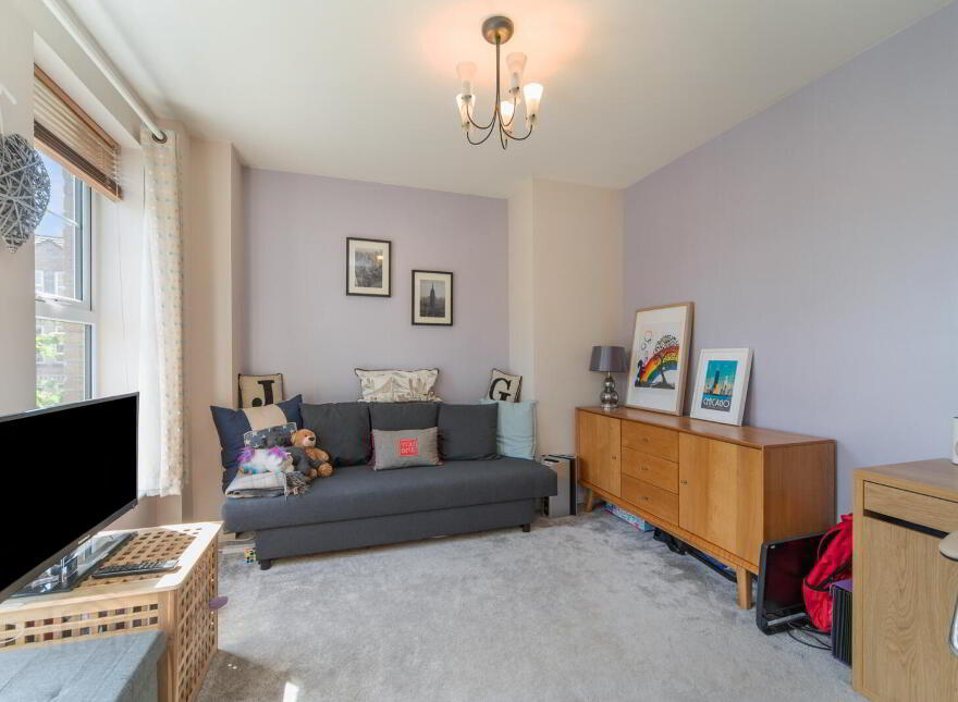 33 Strathearn Lane, Belfast, BT4 2BT