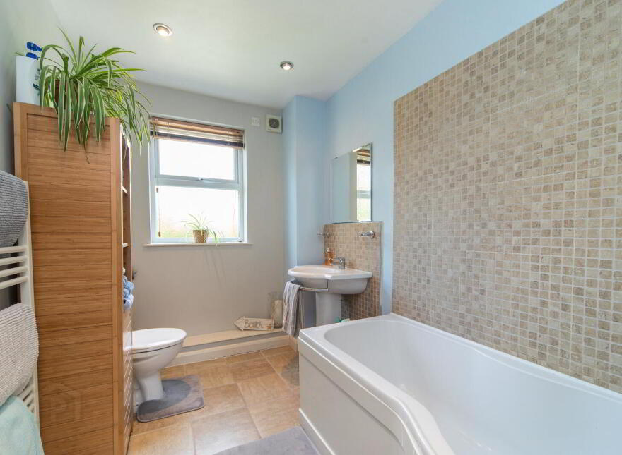 33 Strathearn Lane, Belfast, BT4 2BT