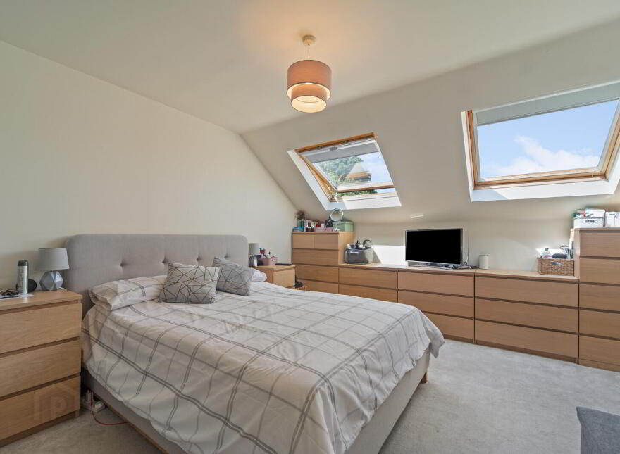 33 Strathearn Lane, Belfast, BT4 2BT
