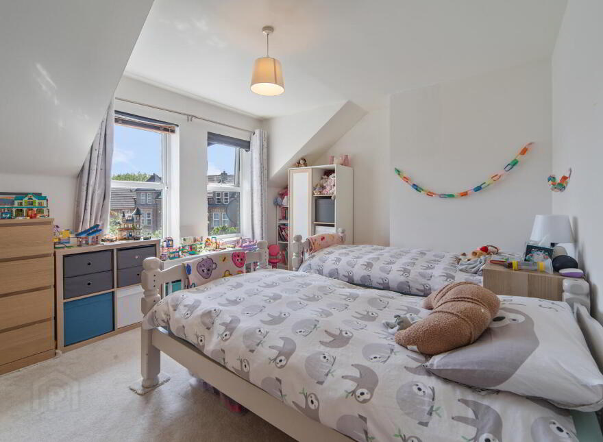 33 Strathearn Lane, Belfast, BT4 2BT