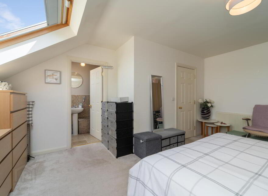 33 Strathearn Lane, Belfast, BT4 2BT