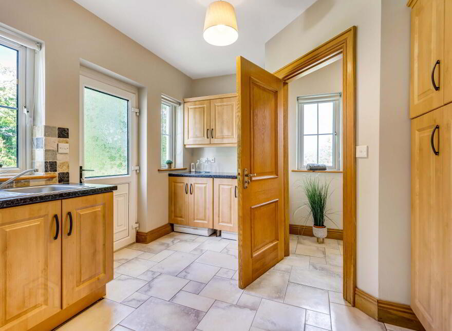 Corbeg, Glaslough Rd, Corvally, H18V627