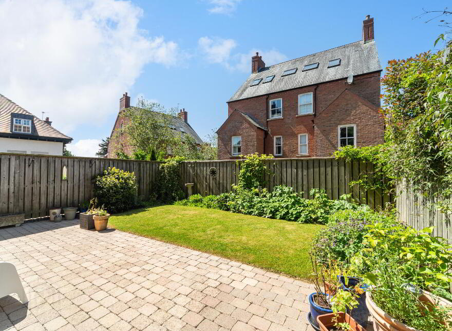 7 Danesfort Park Central, Belfast, BT9 7RE