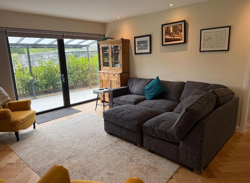 Apartment 9 Cathair Con Raoi, Goat Street, Dingle, V92HYH7
