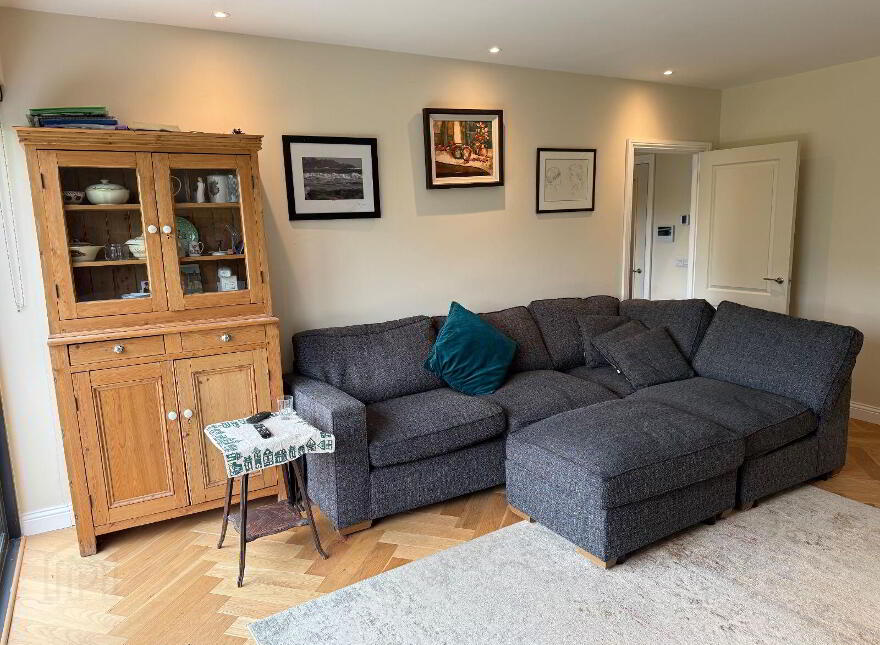 Apartment 9 Cathair Con Raoi, Goat Street, Dingle, V92HYH7