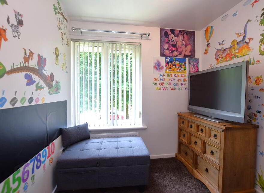 28 Inverwood Gardens, Belfast, BT4 1RG