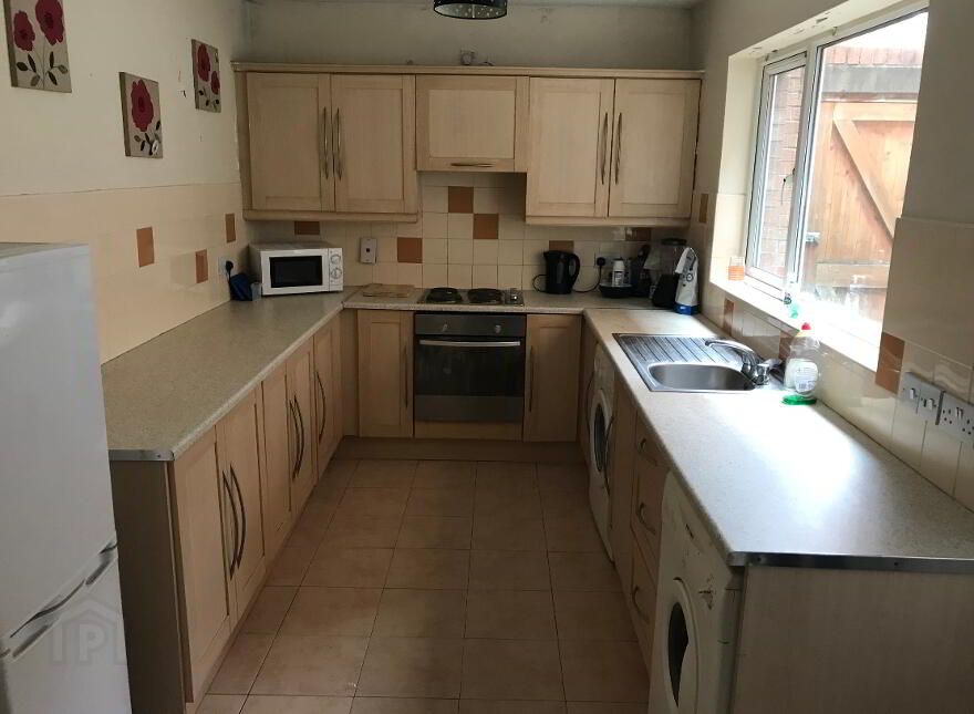 3 Cavendish Square, Belfast, BT12 7AA