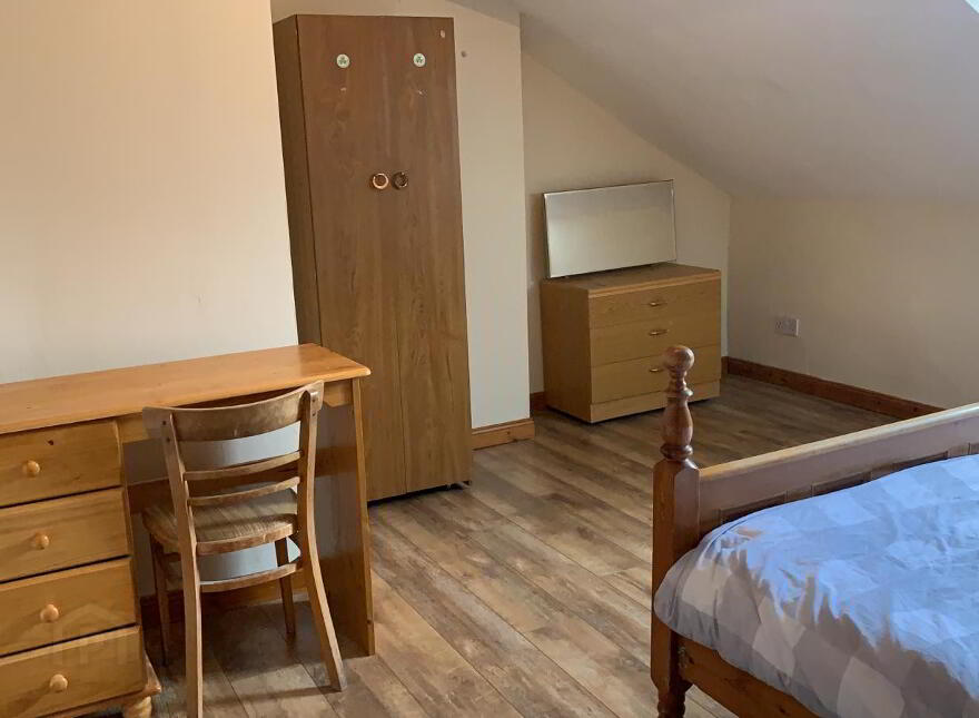 3 Cavendish Square, Belfast, BT12 7AA