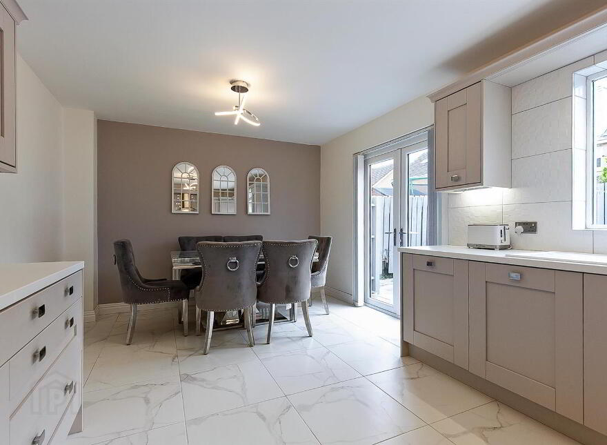 38 Mayfield Square, Blacks Road, Belfast, BT10 0QR